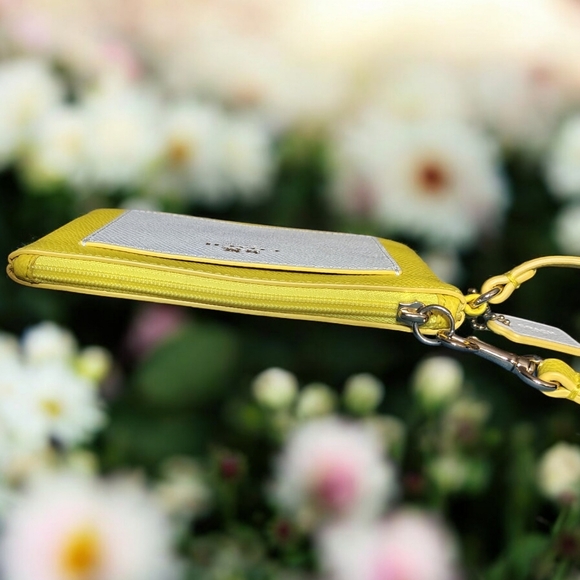 Coach Color Block Wristlet - Picture 3 of 8